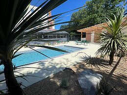 HOTEL-RESTAURANT SAINT JAMES.