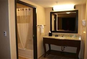 Hampton Inn & Suites New Castle