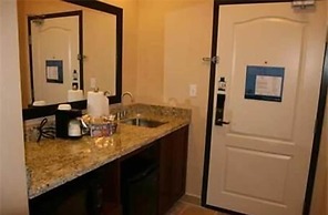 Hampton Inn & Suites New Castle