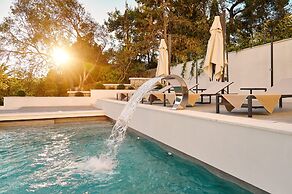 Hotel Moeesy, Blue & Green Oasis