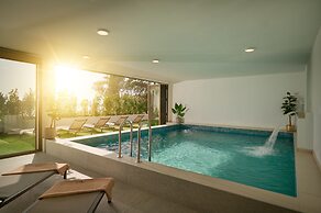 Hotel Moeesy, Blue & Green Oasis