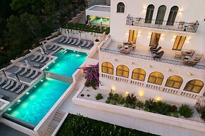 Hotel Moeesy, Blue & Green Oasis