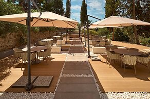 Hotel Moeesy, Blue & Green Oasis