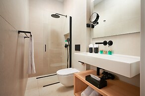 Hotel Moeesy, Blue & Green Oasis