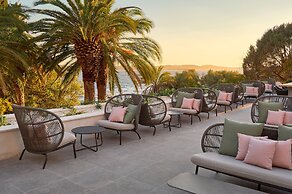 Hotel Moeesy, Blue & Green Oasis