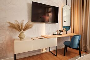 Hotel Moeesy, Blue & Green Oasis