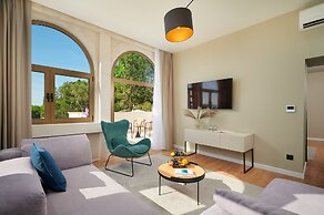 Hotel Moeesy, Blue & Green Oasis