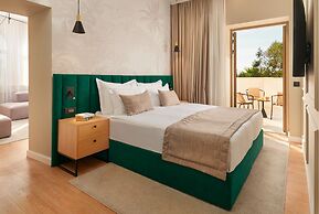 Hotel Moeesy, Blue & Green Oasis