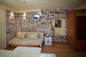 Authentic Luxury Rooms