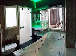 Authentic Luxury Rooms