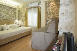 Authentic Luxury Rooms