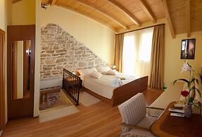 Authentic Luxury Rooms