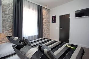 Authentic Luxury Rooms