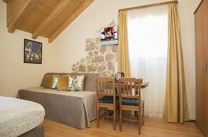 Authentic Luxury Rooms