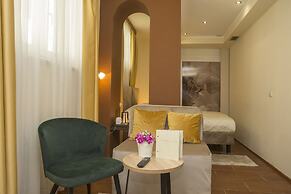 Authentic Luxury Rooms