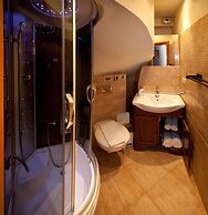 Authentic Luxury Rooms