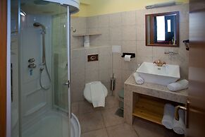 Authentic Luxury Rooms