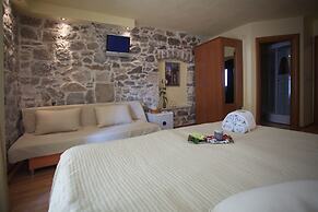 Authentic Luxury Rooms