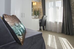 Authentic Luxury Rooms