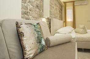 Authentic Luxury Rooms