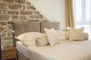 Authentic Luxury Rooms