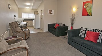 Sport of Kings Motel