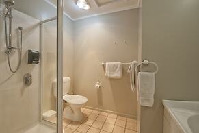 Sport of Kings Motel