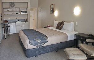 Sport of Kings Motel