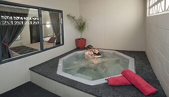 Sport of Kings Motel