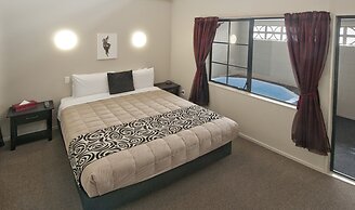 Sport of Kings Motel