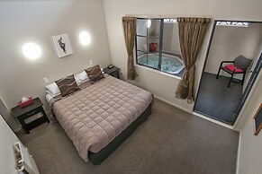 Sport of Kings Motel