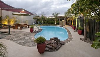 Sport of Kings Motel