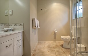 Sport of Kings Motel