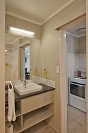 Sport of Kings Motel