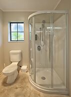 Sport of Kings Motel