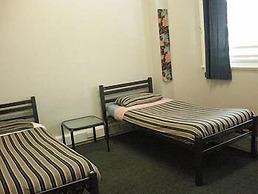 Surf 'N' Snow Backpackers - Hostel