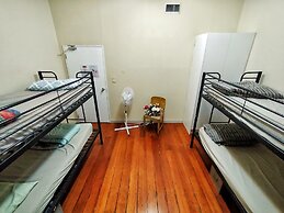 Surf 'N' Snow Backpackers - Hostel