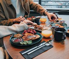 Enter St. Elisabeth Hotel