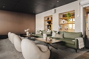 Enter St. Elisabeth Hotel