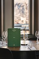 Enter St. Elisabeth Hotel