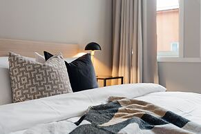 Enter St. Elisabeth Hotel