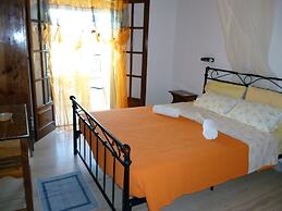 Villa Helen's Apartments