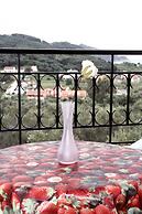 Villa Helen's Apartments