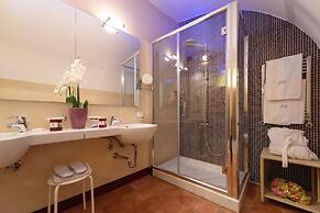 Palazzo Ferraioli Hotel & Wellness Center
