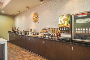 La Quinta Inn & Suites by Wyndham Smyrna TN - Nashville