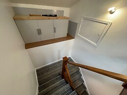 Tovey Lodge