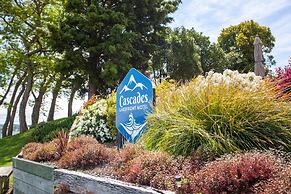 Cascades Lakefront Motel