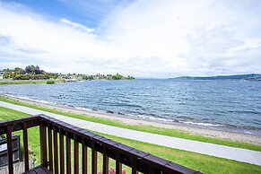Cascades Lakefront Motel