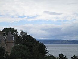 Invernairne Guest House