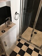 Invernairne Guest House